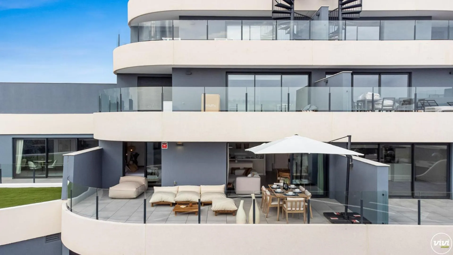 Vivi Homes - Eros Luxury, Pool, Sauna, Gym & Terrace Estepona Apartamento