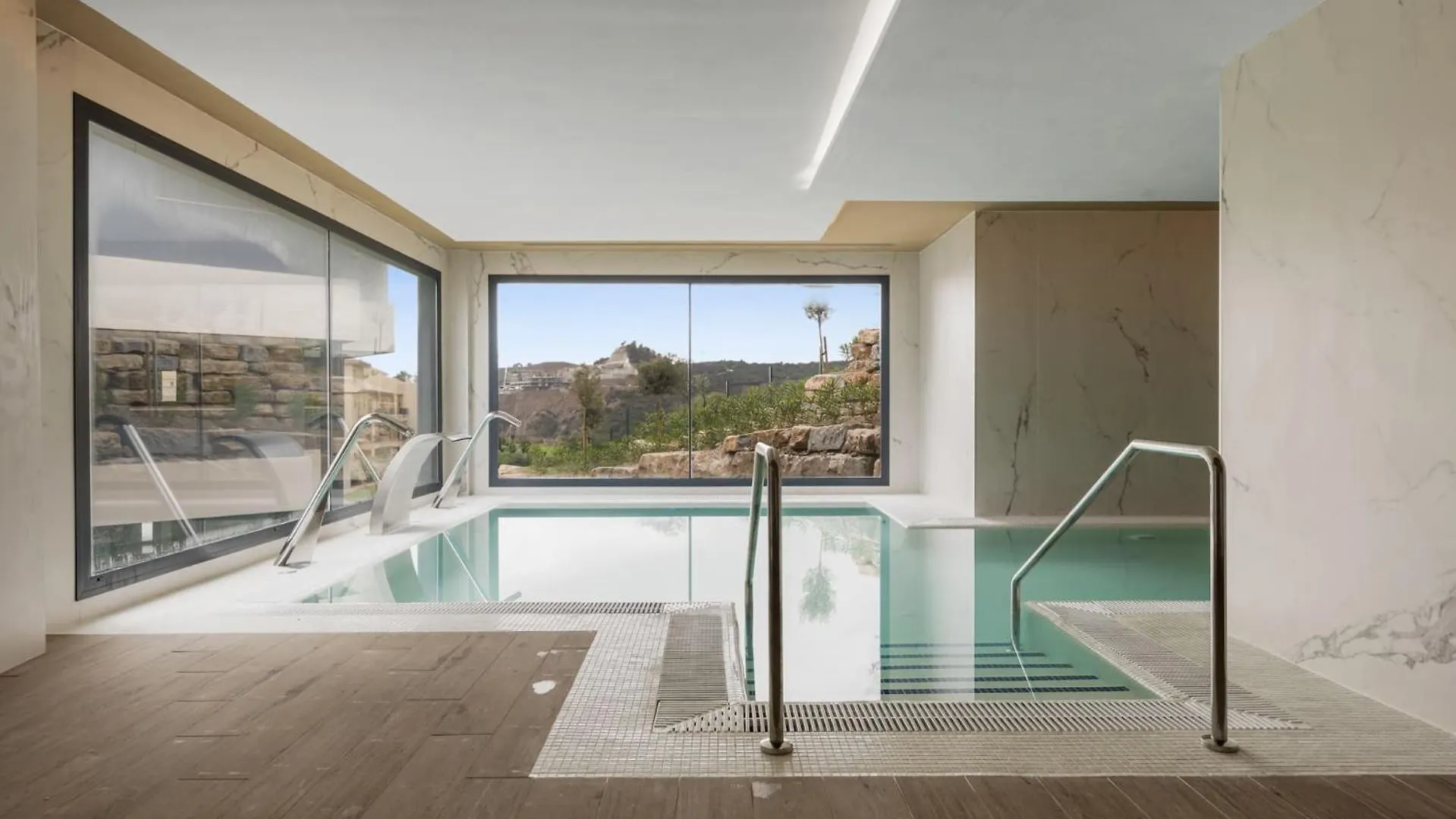 Vivi Homes - Eros Luxury, Pool, Sauna, Gym & Terrace Estepona 0*,  España